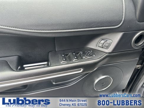 Used 2018 Ford Expedition XLT w/ Equipment Group 202A AWD/4WD image 13