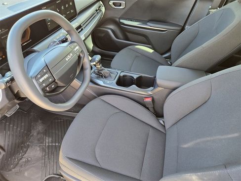 New 2026 Kia K4 LXS image 9
