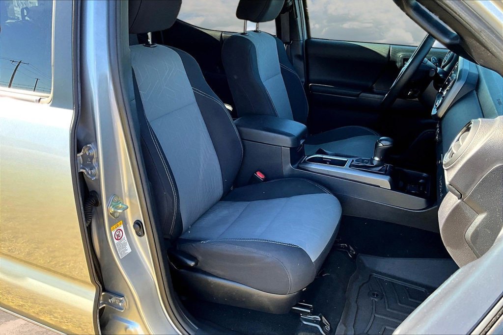 Used 2020 Toyota Tacoma TRD Off-Road RWD image 32