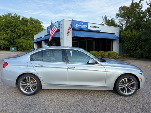 Used 2018 BMW 330i xDrive Sedan AWD/4WD image 15