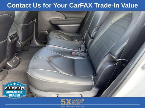 Used 2023 Toyota Highlander XLE image 29