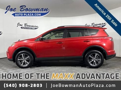 Used 2017 Toyota RAV4 XLE FWD image 1