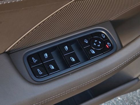 Used 2018 Porsche Panamera 4 image 13