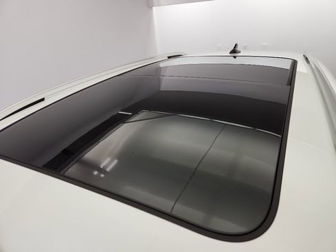 New 2025 Volkswagen Tiguan SE image 30