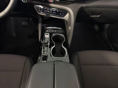 Used 2023 Buick Envision Preferred FWD image 16