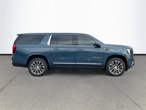 New 2026 GMC Yukon XL Denali w/ Sun & Power Step Package image 3