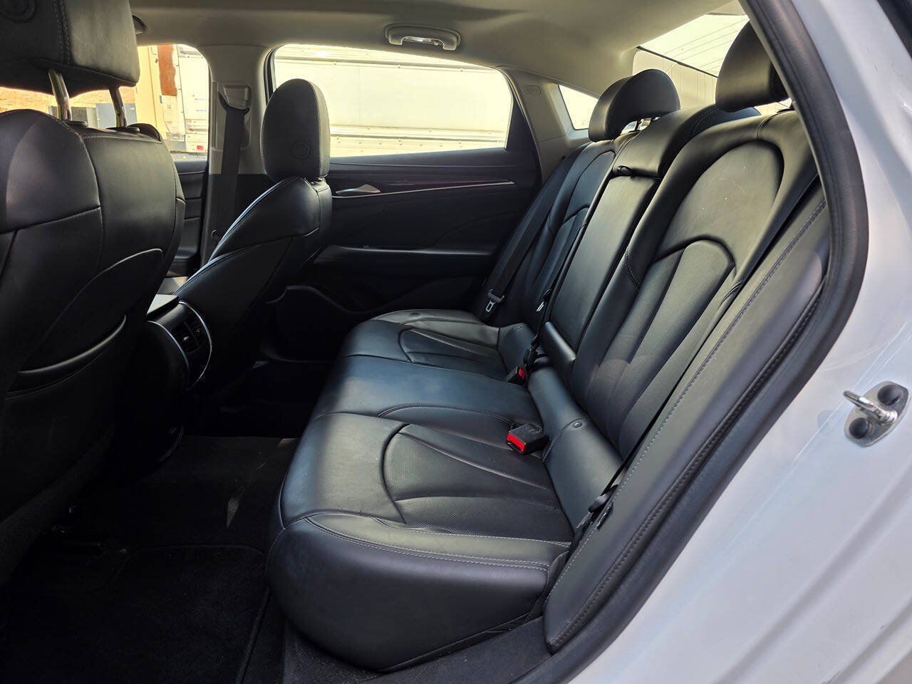Used 2018 Buick LaCrosse Essence FWD image 25