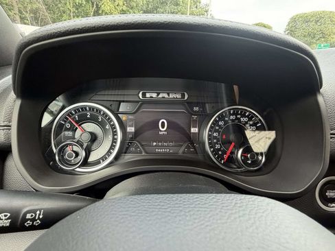Used 2019 RAM 1500 Laramie AWD/4WD image 32
