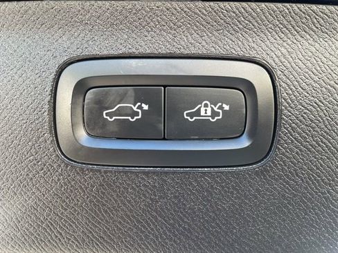 Certified 2023 Volvo XC90 T8 Plus w/ Protection Package image 11