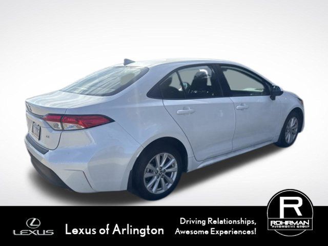 Used 2026 Toyota Corolla LE w/ LE Premium Package FWD image 3