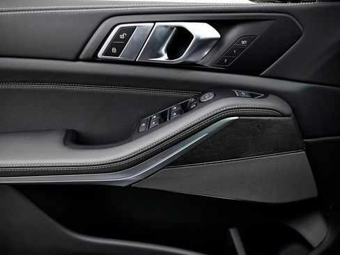 New 2026 BMW X5 xDrive40i w/ M Sport Package AWD/4WD image 15