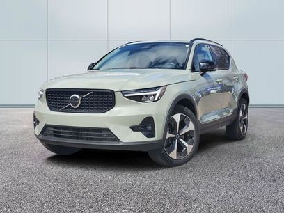 Used 2023 Volvo XC40 B5 Plus w/ Climate Package