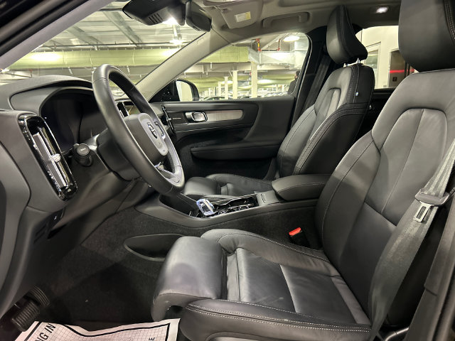 Used 2023 Volvo XC40 B5 Plus w/ Climate Package AWD/4WD image 10