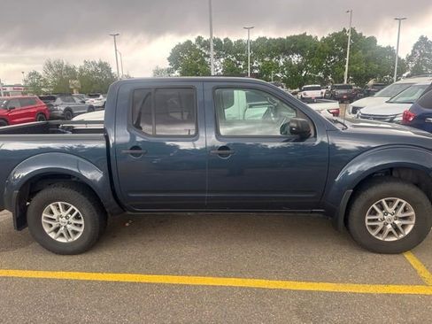 Used 2015 Nissan Frontier SV w/ SV Value Truck Package AWD/4WD image 4