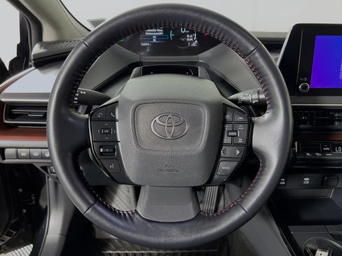 Used 2026 Toyota Prius Plug-In Hybrid FWD image 12
