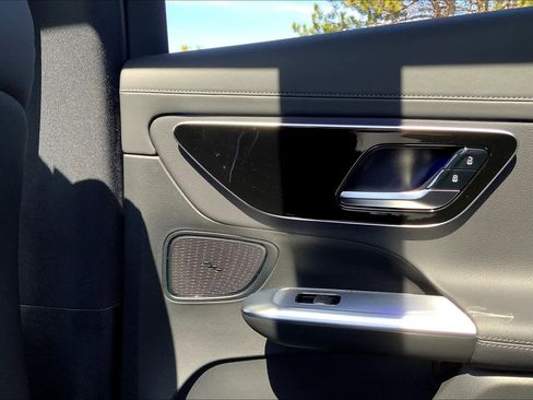 Certified 2025 Mercedes-Benz GLC 300 4MATIC image 23