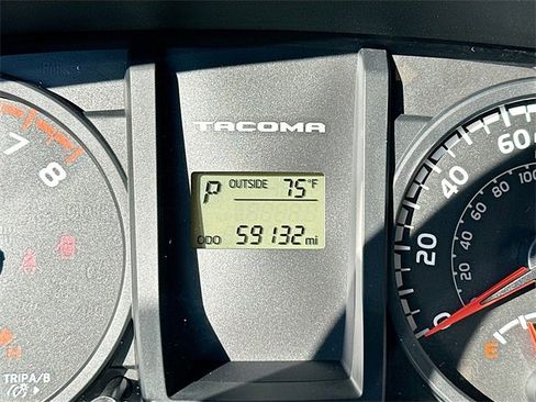 Used 2016 Toyota Tacoma SR image 12