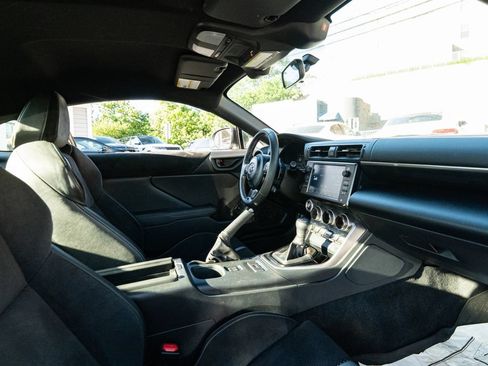 Used 2022 Toyota GR86 Premium w/ ALL Weather Mat Package (TMS) RWD image 12