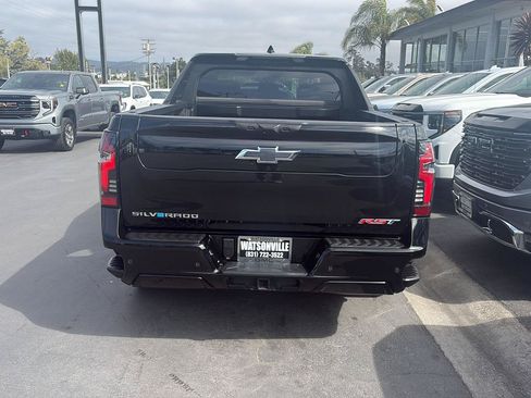 Used 2025 Chevrolet Silverado EV RST AWD/4WD image 6