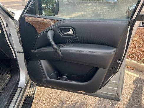 Used 2017 INFINITI QX80 4WD w/ Driver Assistance Package image 23