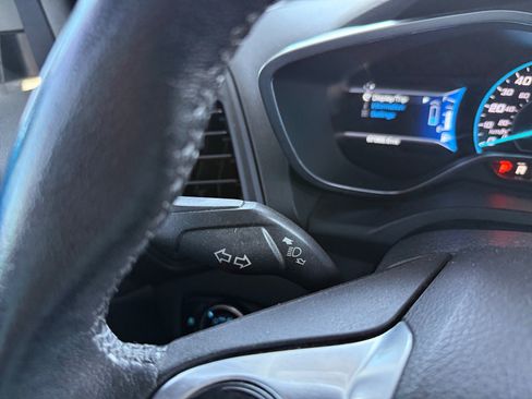Used 2016 Ford C-MAX Energi SEL w/ Equipment Group 302A FWD image 21