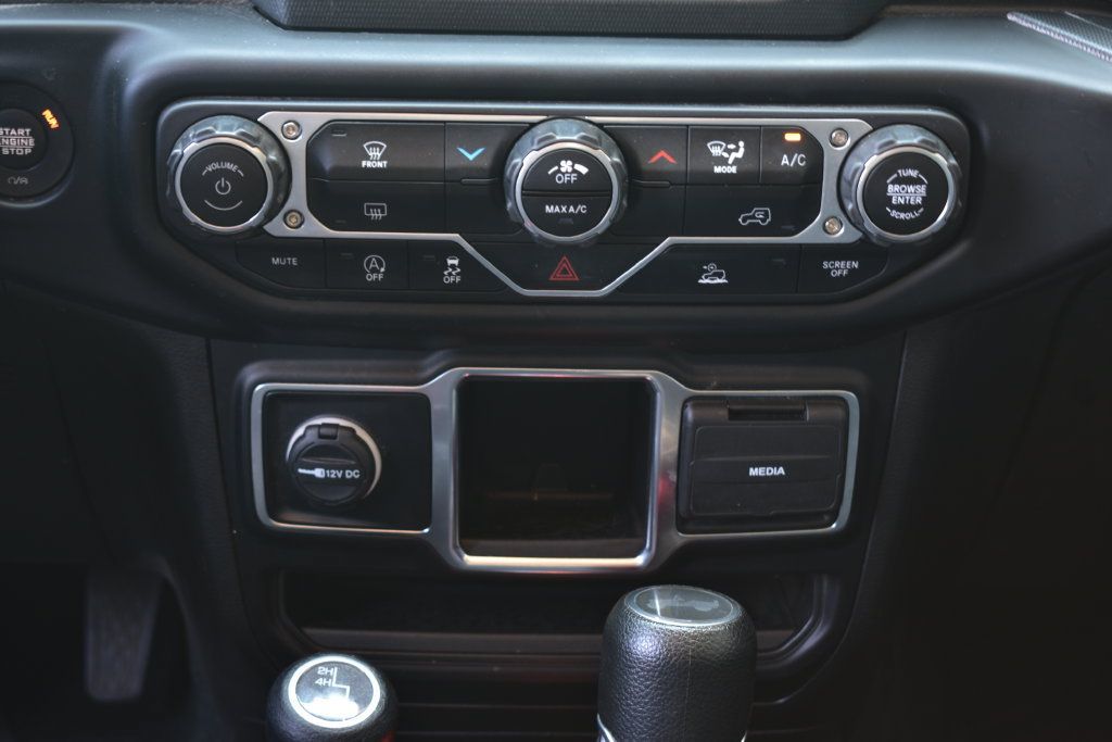 Used 2022 Jeep Wrangler Sport AWD/4WD image 32