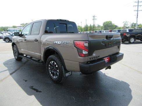 Used 2021 Nissan Titan PRO-4X w/ Pro-4x Convenience Package AWD/4WD image 10