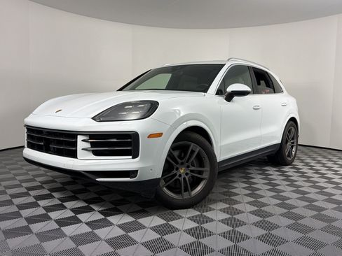 Certified 2024 Porsche Cayenne AWD/4WD image 1