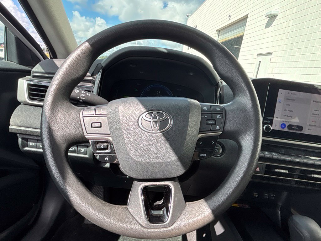 Used 2025 Toyota Camry LE FWD image 19