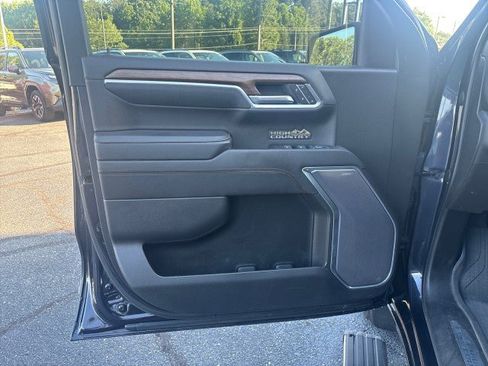 Used 2023 Chevrolet Silverado 1500 High Country w/ High Country Premium Package AWD/4WD image 10