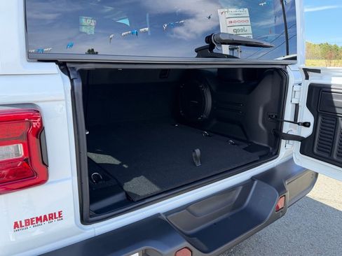 New 2026 Jeep Wrangler Sahara AWD/4WD image 5