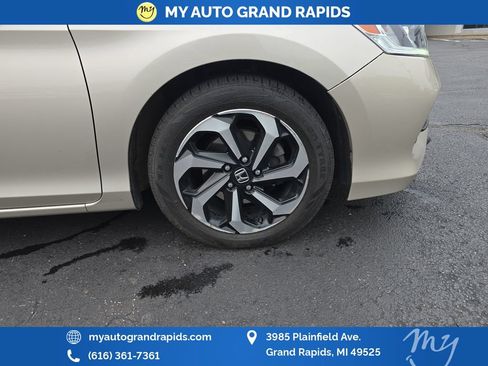 Used 2017 Honda Accord EX-L image 31