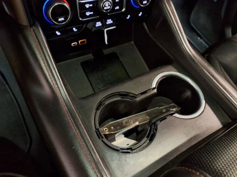 Used 2022 Chevrolet Suburban RST w/ Sport Performance Package image 27