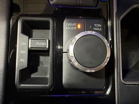 Used 2024 Toyota Tundra Limited image 28