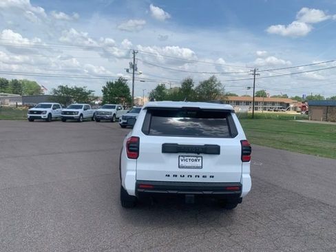 New 2026 Toyota 4Runner SR5 AWD/4WD image 6