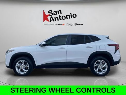 Used 2024 Chevrolet Trax LS w/ LS Convenience Package image 5