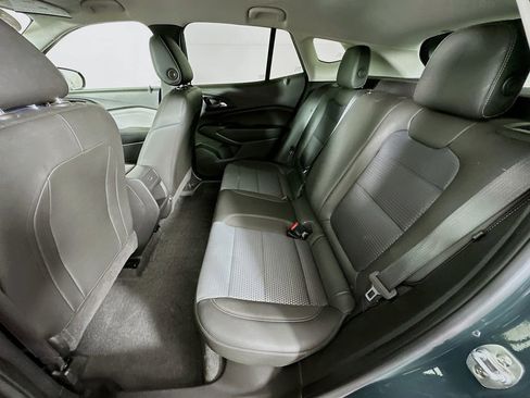 Used 2025 Chevrolet Trax LT FWD image 29