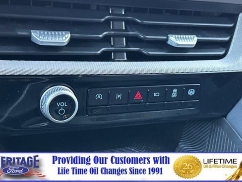 Used 2025 Ford Explorer Active AWD/4WD image 22