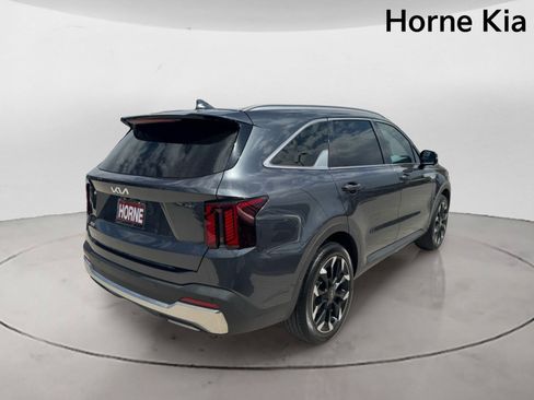 Certified 2024 Kia Sorento SX FWD image 4