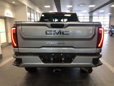 Used 2025 GMC Sierra 2500 Denali Ultimate AWD/4WD image 5