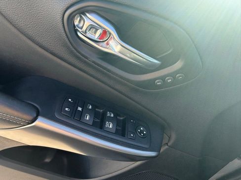 Used 2021 Jeep Cherokee Limited w/ Elite Package image 11