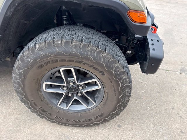 Used 2026 Jeep Gladiator Mojave AWD/4WD image 10