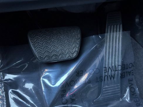 Used 2025 Toyota Sienna XSE w/ XSE Plus Package image 45