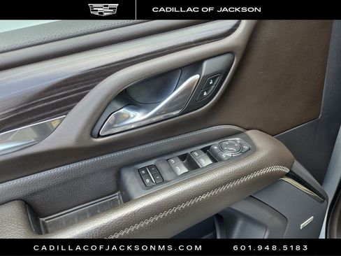 Used 2023 GMC Yukon XL Denali AWD/4WD image 15