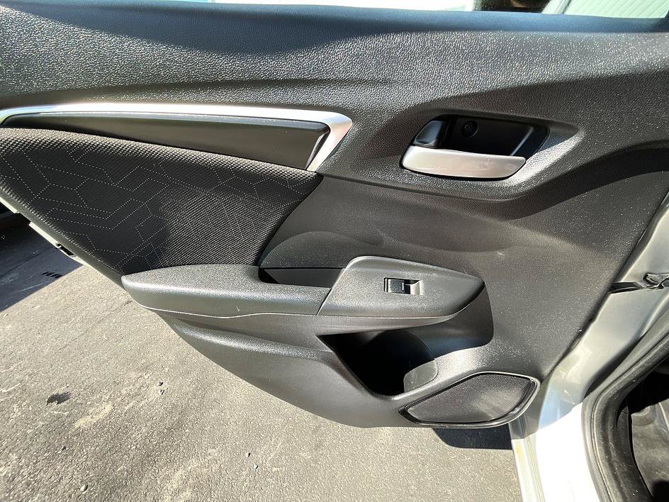 Used 2015 Honda Fit EX image 33