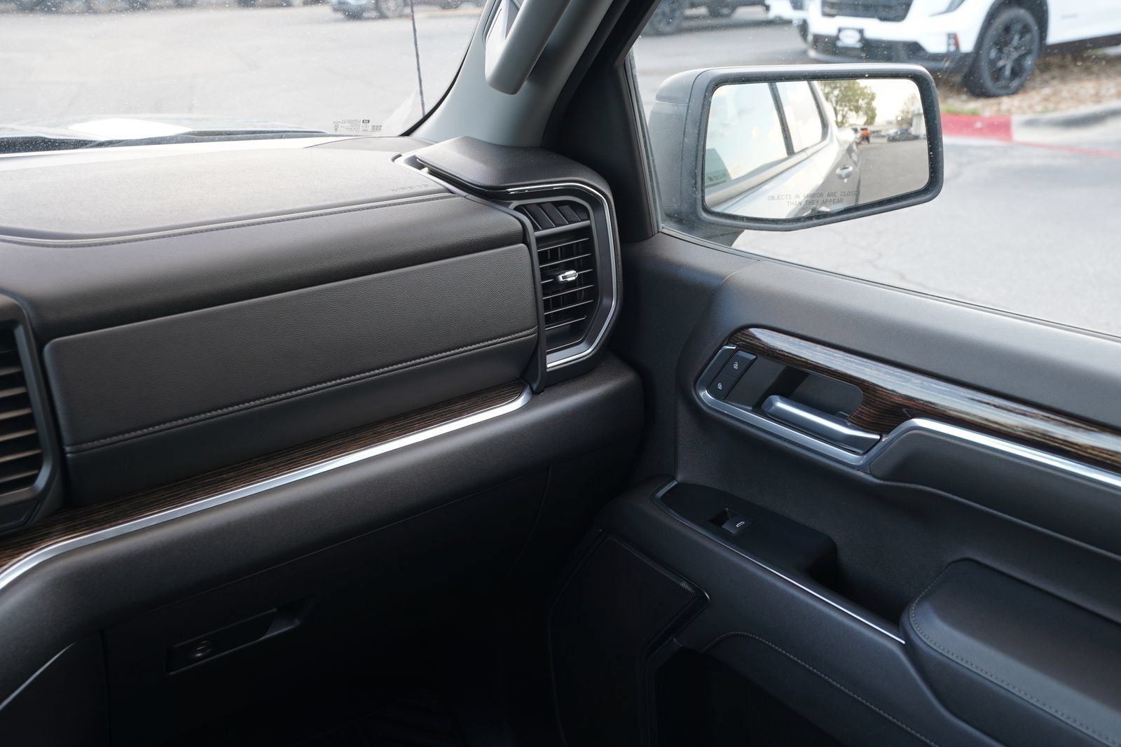 Used 2024 GMC Sierra 1500 Elevation AWD/4WD image 8