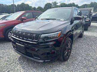 Used 2025 Jeep Compass Limited w/ High Altitude Package AWD/4WD video 1