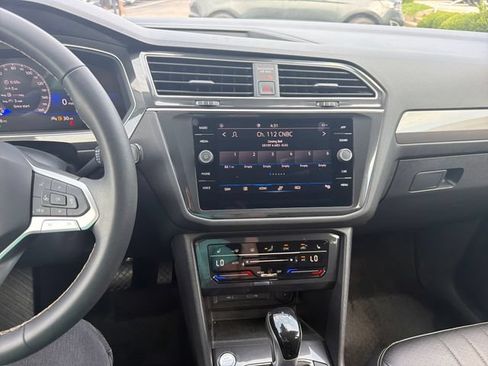 Certified 2023 Volkswagen Tiguan SE FWD image 15