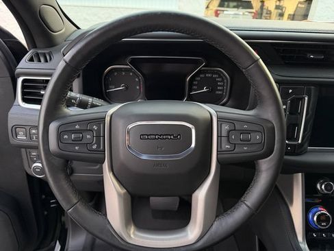 Used 2021 GMC Yukon Denali w/ Denali Premium Package AWD/4WD image 22