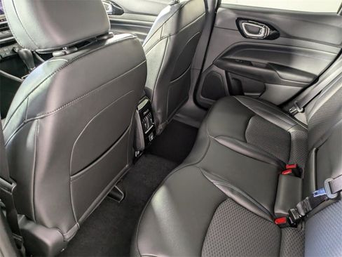 New 2026 Jeep Compass Latitude image 15